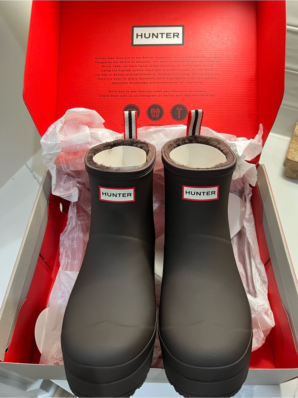 Hunter Women’s Insulated Dark Brown Short Rain Boots